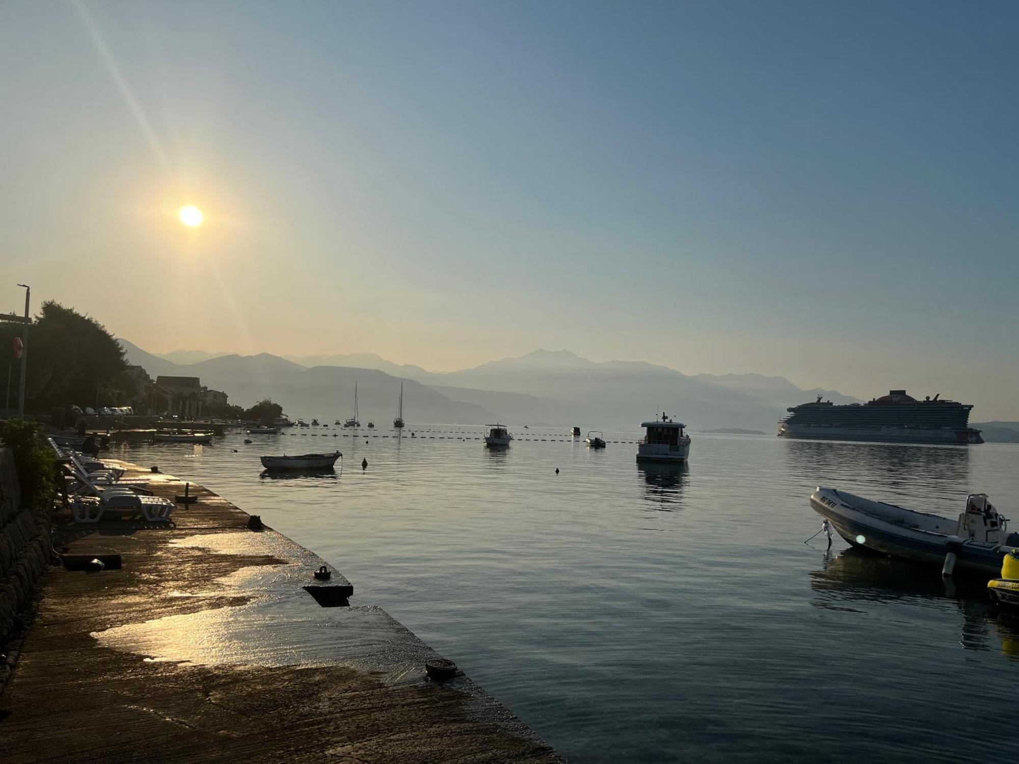 Apartment Dunja Djenovici Herceg Novi Exterior foto